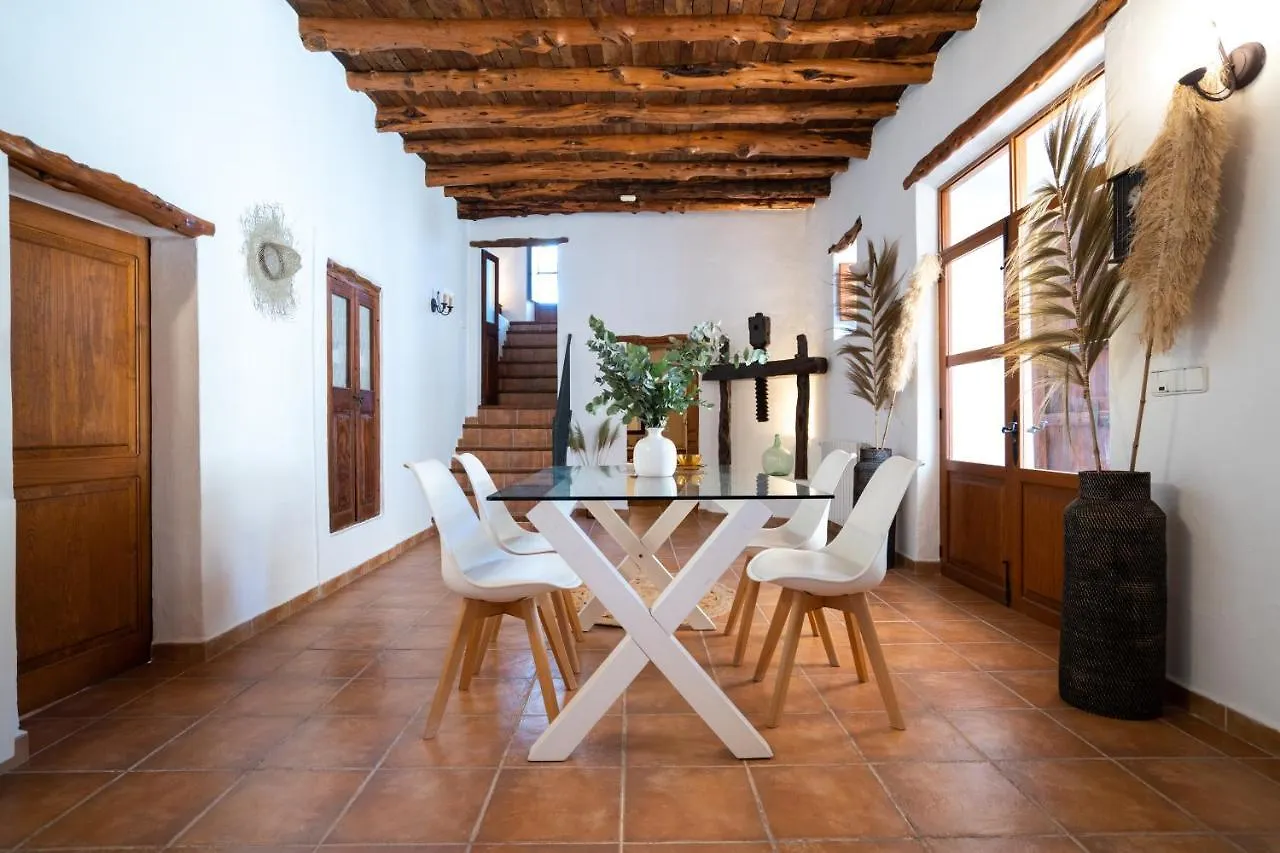7 Bedroom Villa With Pool - 5Mins Walk To Cala Llonga Beach - Can Ramon