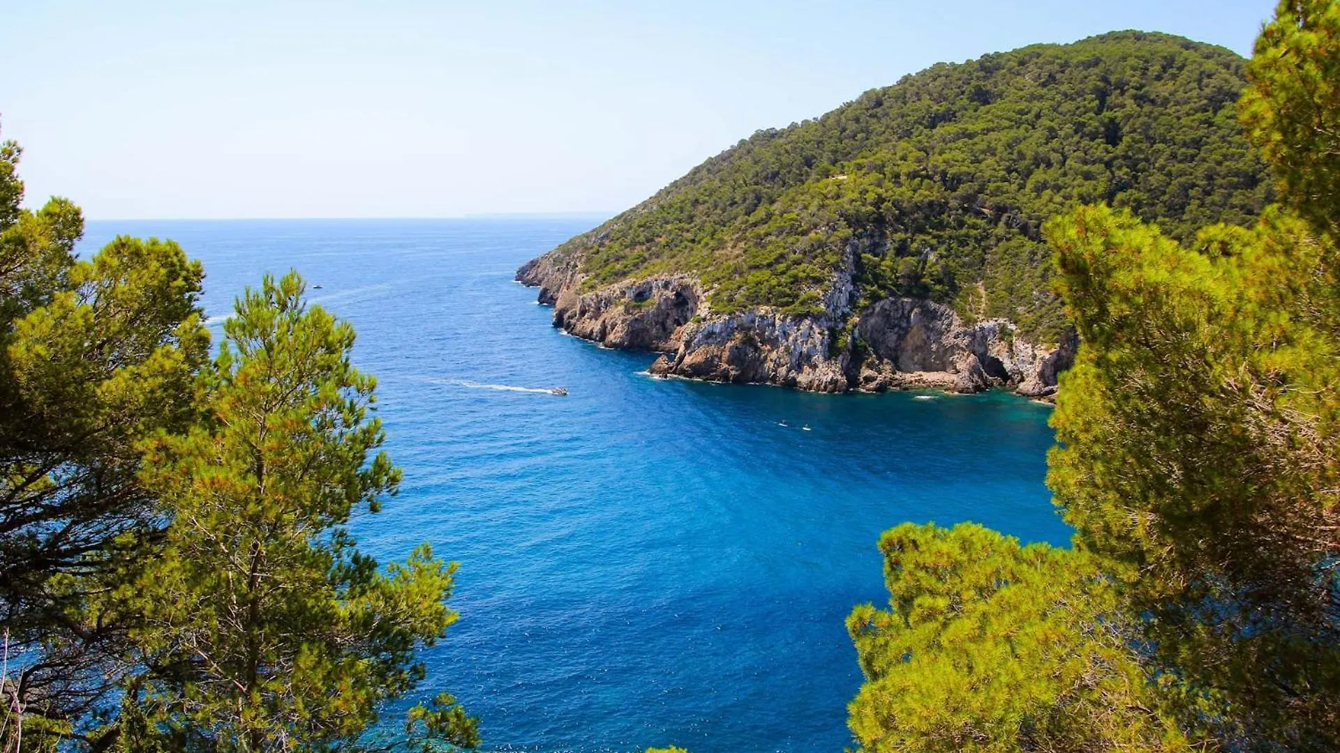 7 Bedroom Villa With Pool - 5Mins Walk To Cala Llonga Beach - Can Ramon